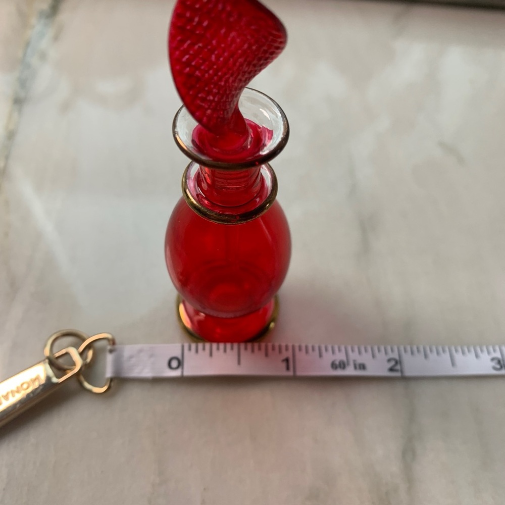 2198 Elegant Red Glass Mini Perfume Bottle - Picture 5 of 7